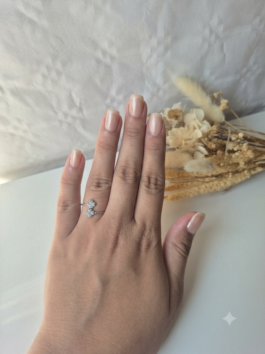 Bague Ouverte Double Fleur – Acier Inoxydable Imperméable & Plaqué Or