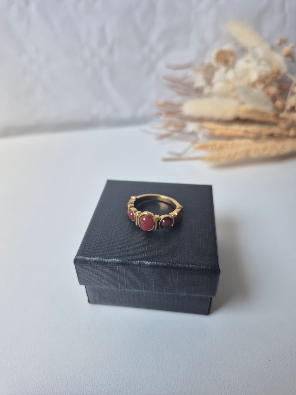 Bague Vintage Cabochons Rouges – Acier Inoxydable & Plaqué Or 18K