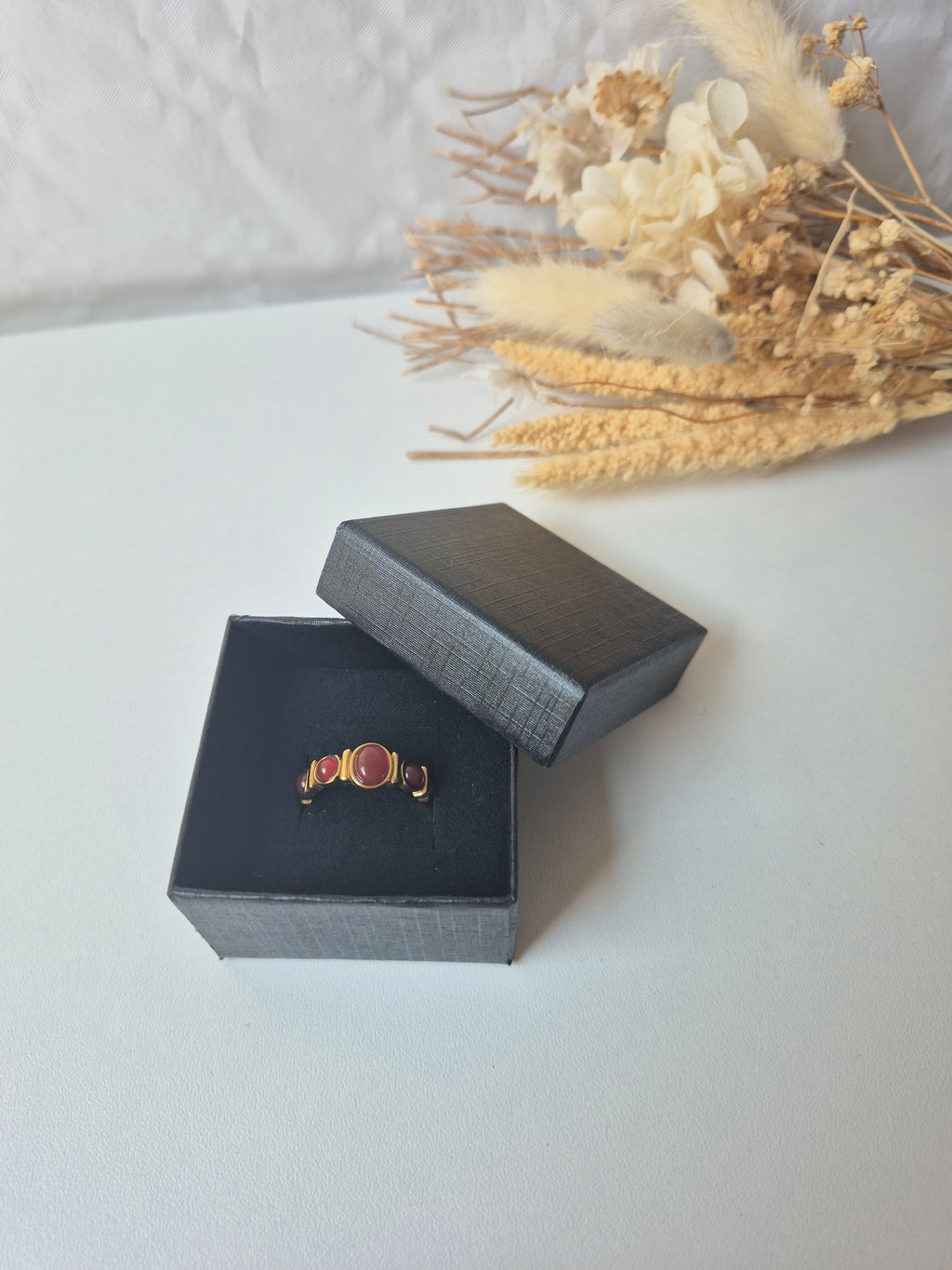 Bague Vintage Cabochons Rouges – Acier Inoxydable & Plaqué Or 18K
