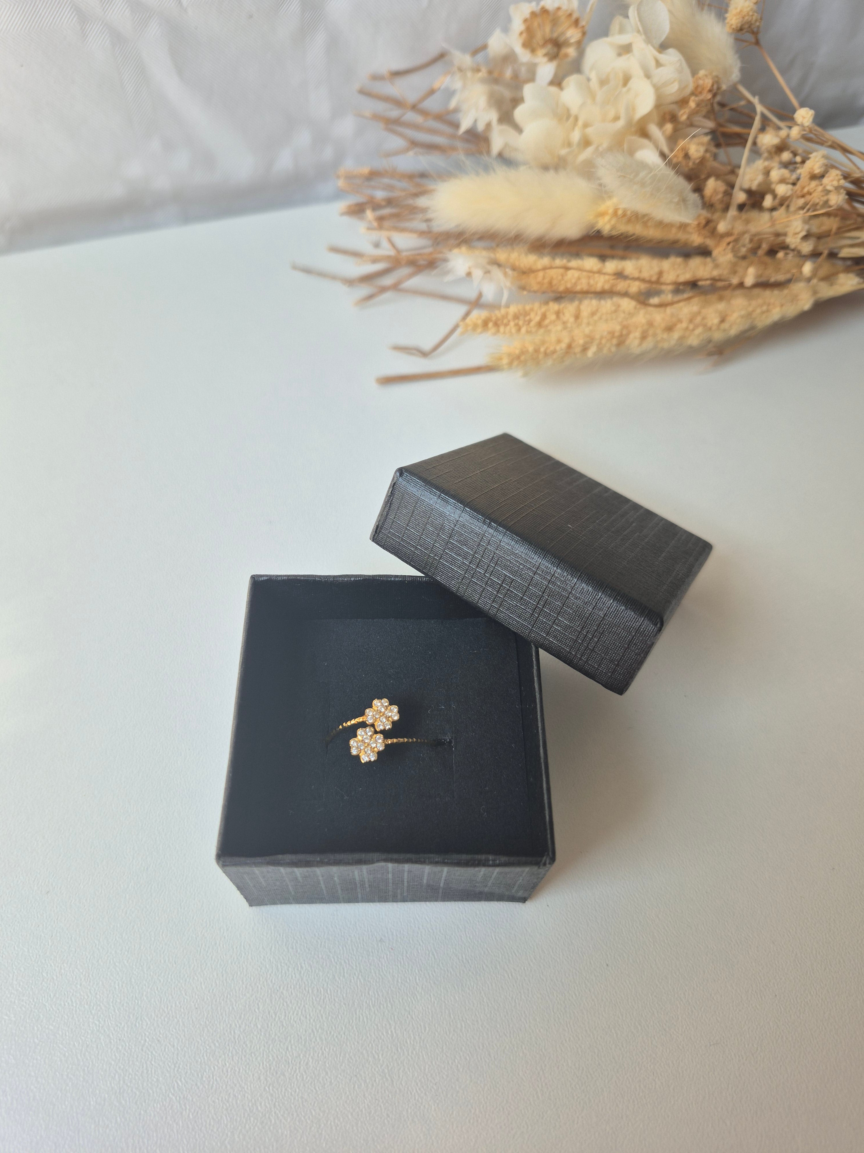 Bague Ajustable Trèfle Fleuri en Acier Inoxydable Plaquée Or