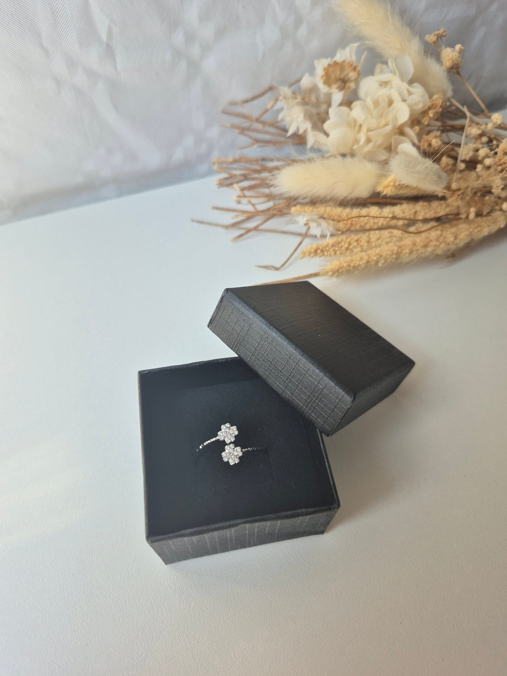 Bague Ouverte Double Fleur – Acier Inoxydable Imperméable & Plaqué Or