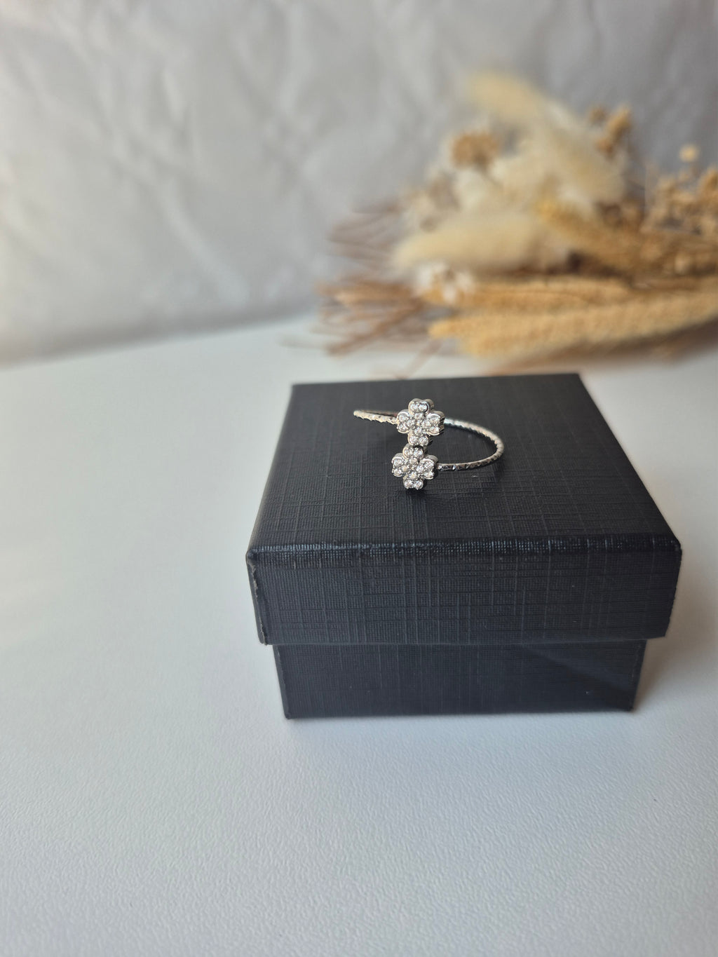 Bague Ouverte Double Fleur – Acier Inoxydable Imperméable & Plaqué Or