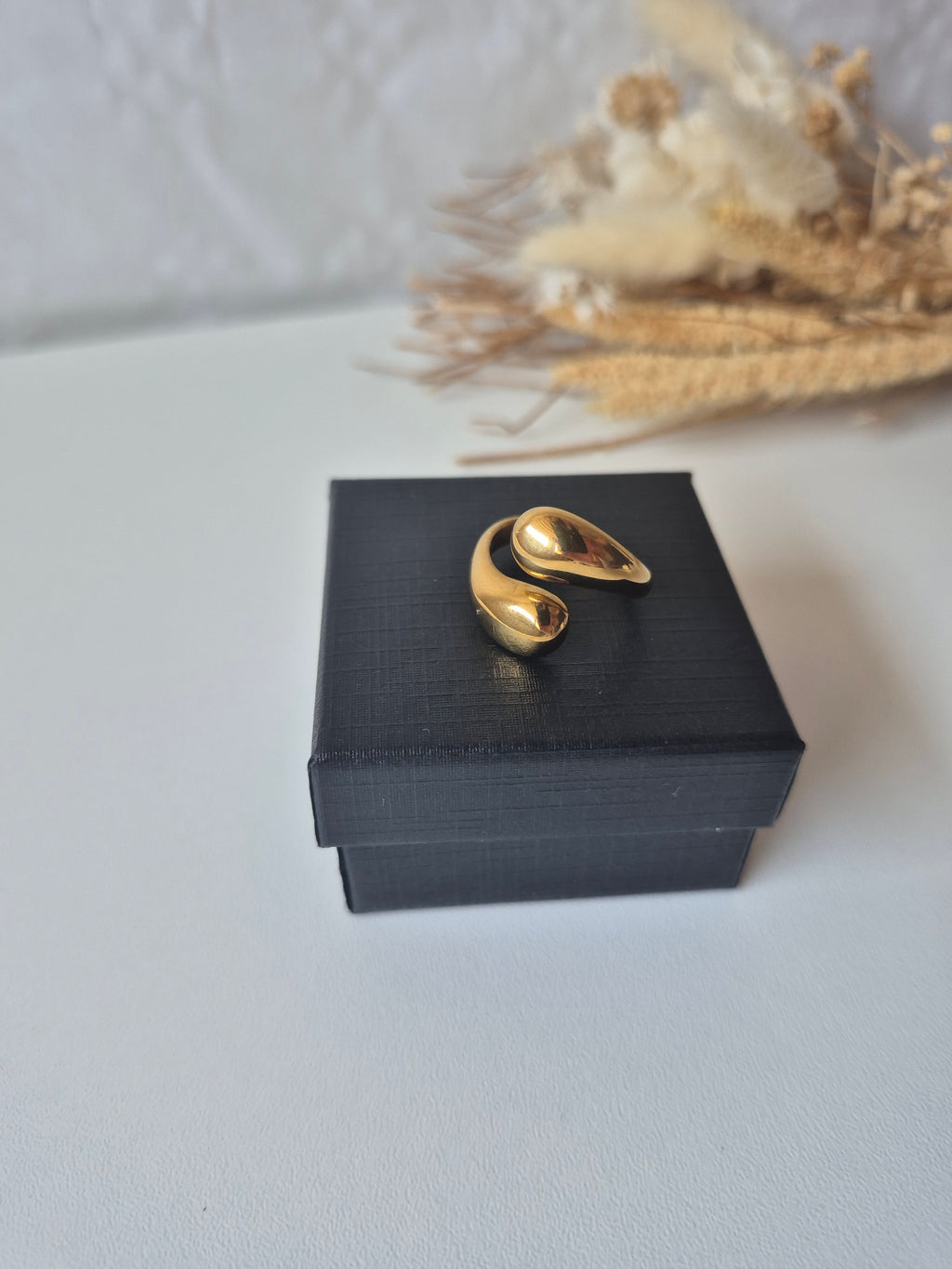 Bague Croisée Dorée en Acier Inoxydable & Plaqué Or 18K