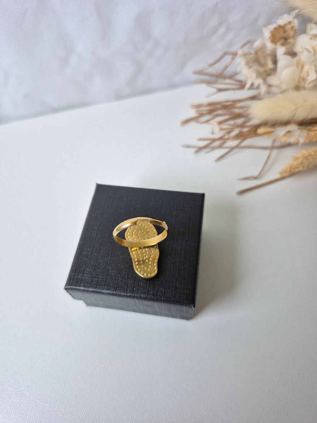 Bague Ajustable Nacre Blanche – Acier Inoxydable Plaqué Or 18K | Résistante à l'eau