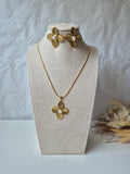 Ensemble Bijoux Fleur Dorée & Perle – Acier Inoxydable & Plaqué Or 18K