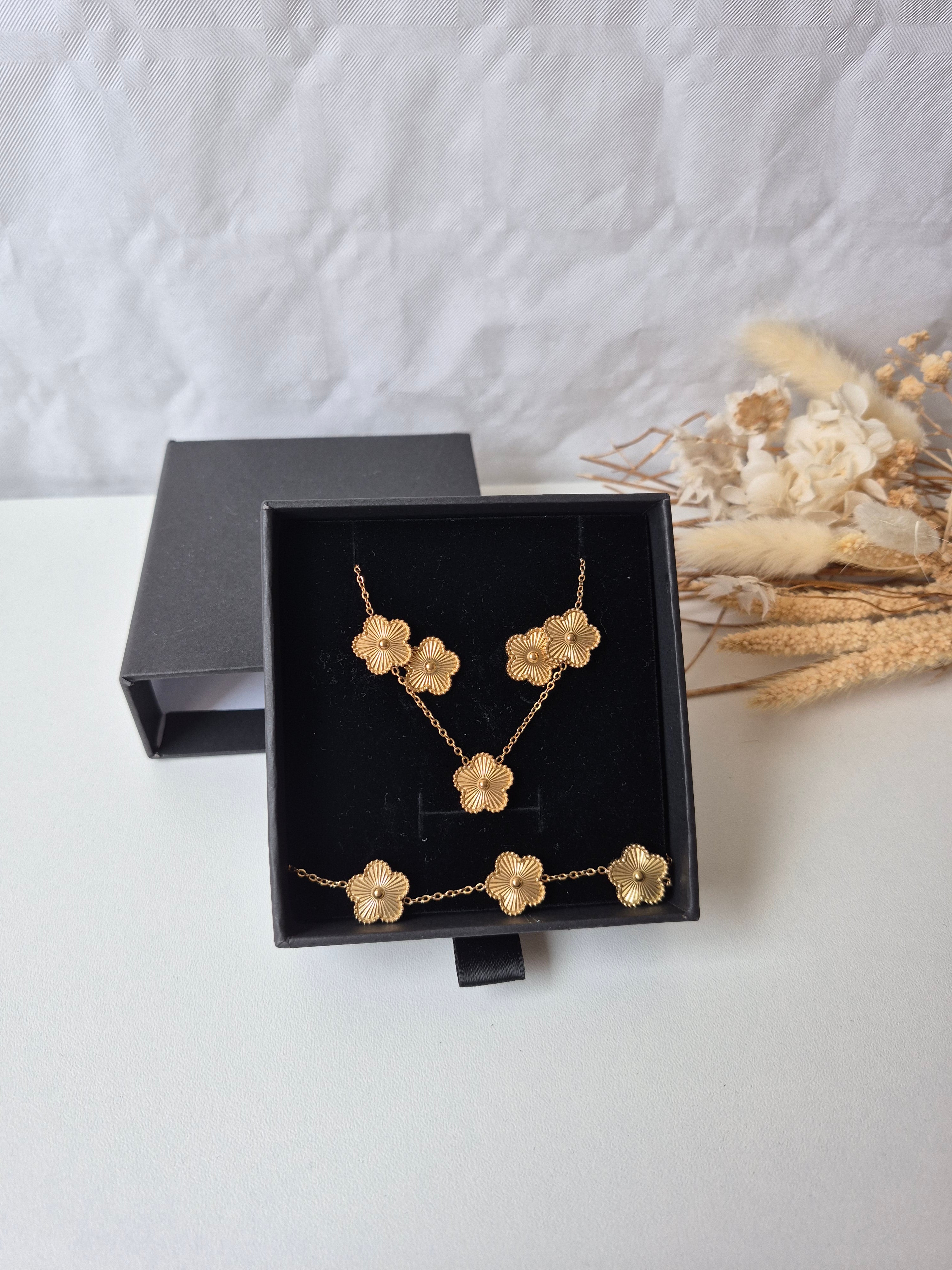 Parure Fleur Dorée Waterproof – Acier 316L & Plaqué Or 18 Carats