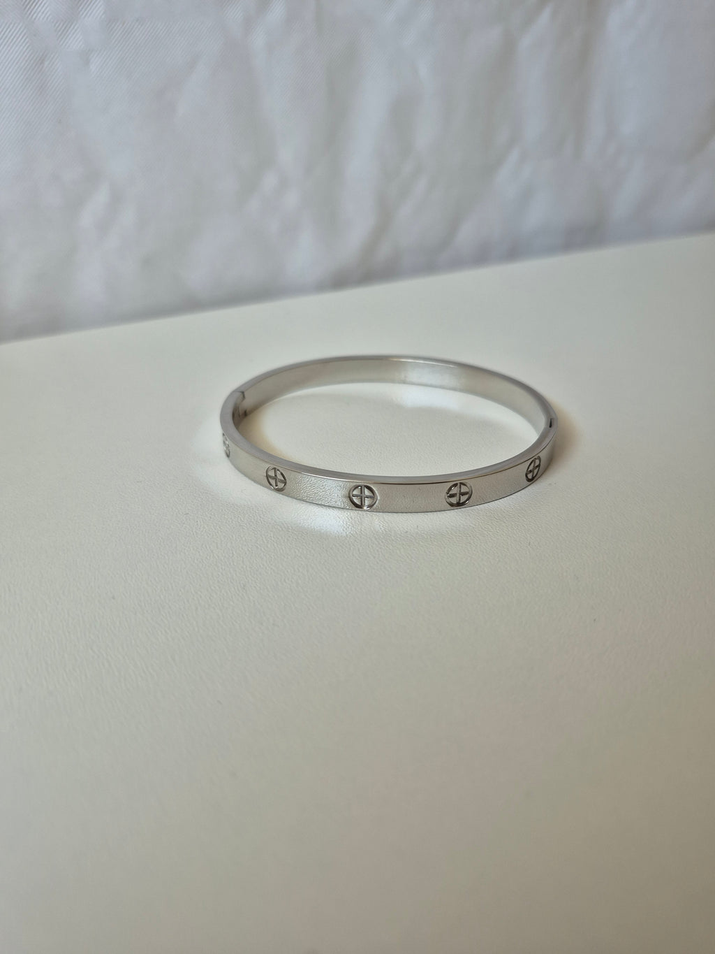 Bracelet Femme Acier Inoxydable Argenté – Jonc Ovale 6 cm Anti-Allergique