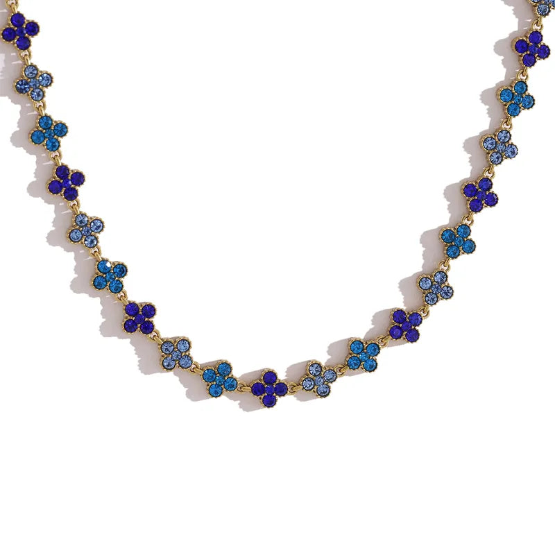 Collier Porte-Bonheur Trèfles Sertis de Cristaux Bleus – Résistant à l'Eau