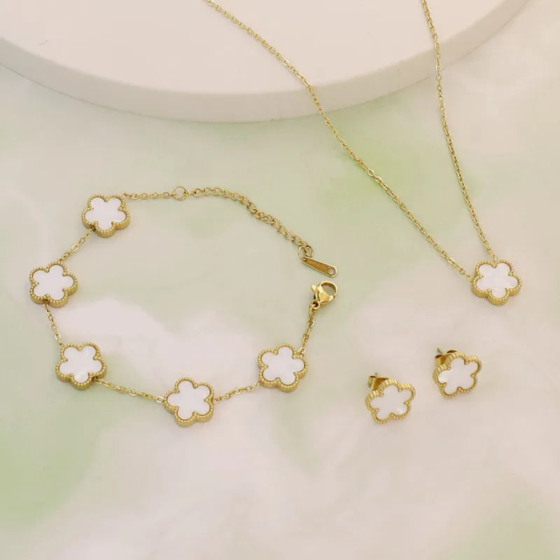 Coffret Parure Éléganza – Ensemble Bijoux Motif Trèfle Nacre Doré