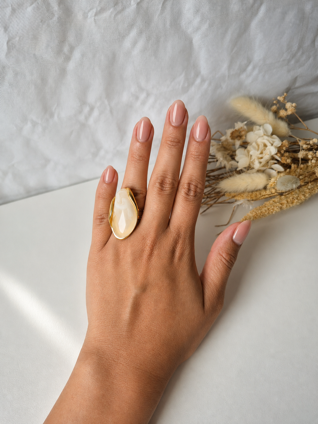 Bague Goutte d'Eau en Résine Nacrée – Acier Inoxydable Plaqué Or 18K | Ajustable & Hypoallergénique
