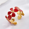 Bracelet Manchette Fleurs en Acier Inoxydable Doré et Émail Rouge